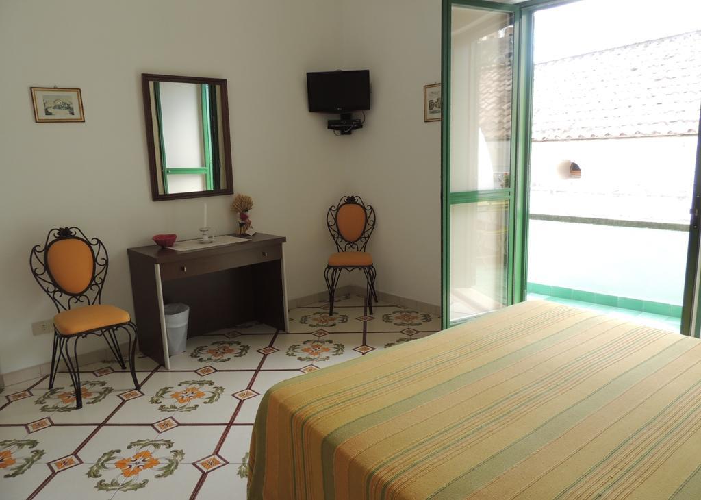 La Tavolozza Residence Positano Szoba fotó
