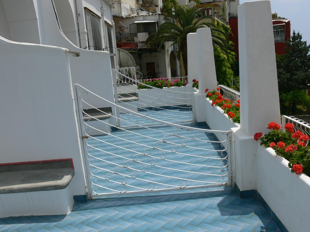 La Tavolozza Residence Positano Szoba fotó